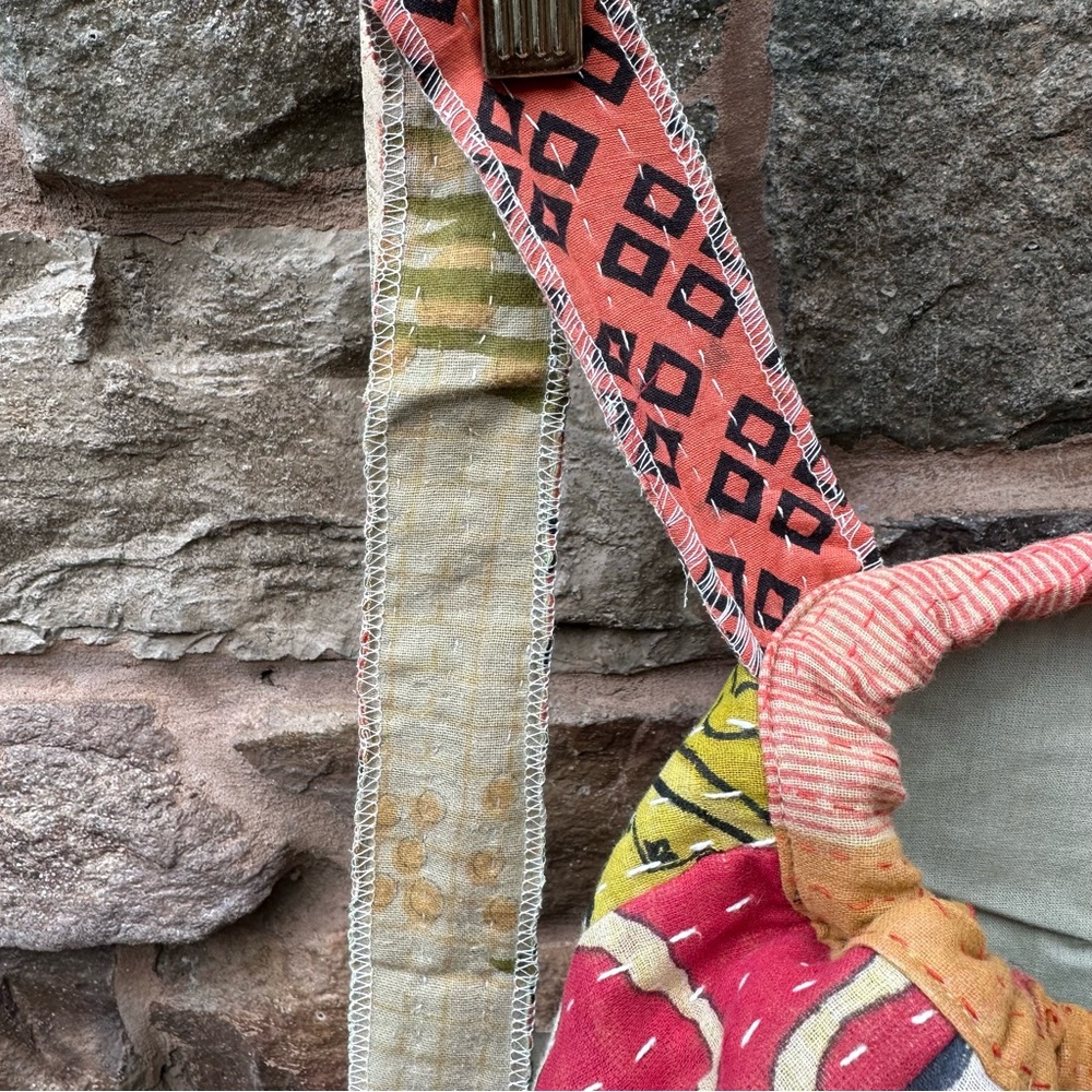 ✨VINTAGE KANTHA SARI BOHO BACKPACK - Picture 9 of 10
